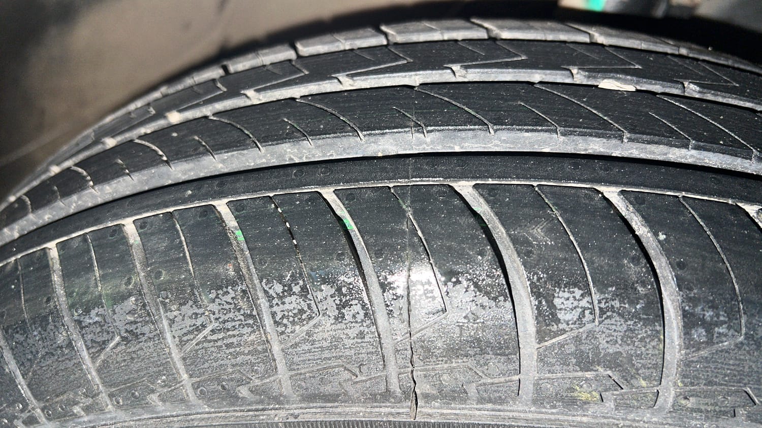 Used 2020 Maruti Suzuki Dzire VXi Petrol Manual tyres RIGHT FRONT TYRE TREAD VIEW