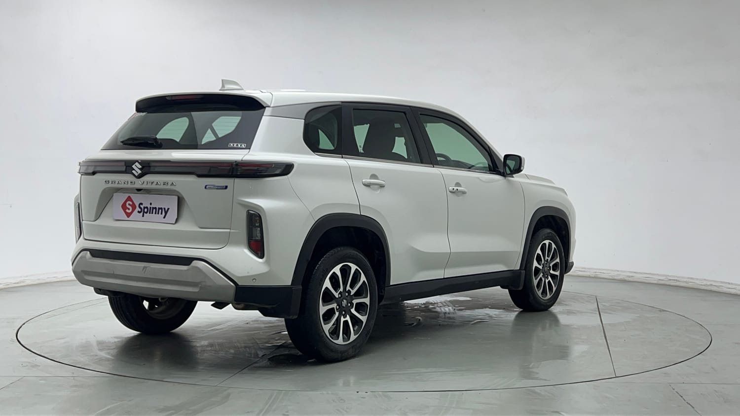 Used 2023 Maruti Suzuki Grand Vitara Zeta Smart Hybrid Petrol Manual exterior RIGHT REAR CORNER VIEW
