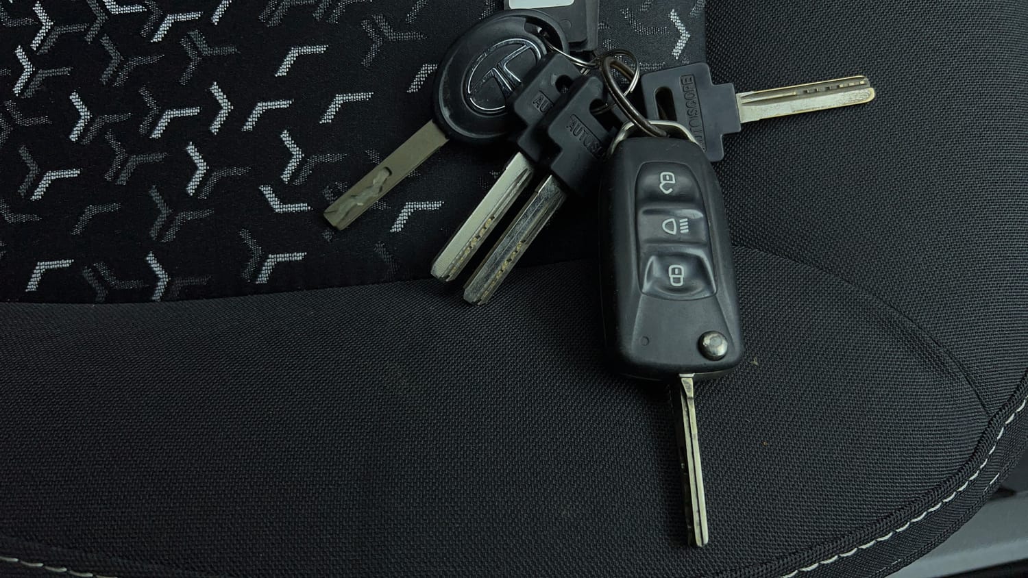 Used 2020 Tata Tiago XZ Plus Petrol Manual extra CAR KEY VIEW