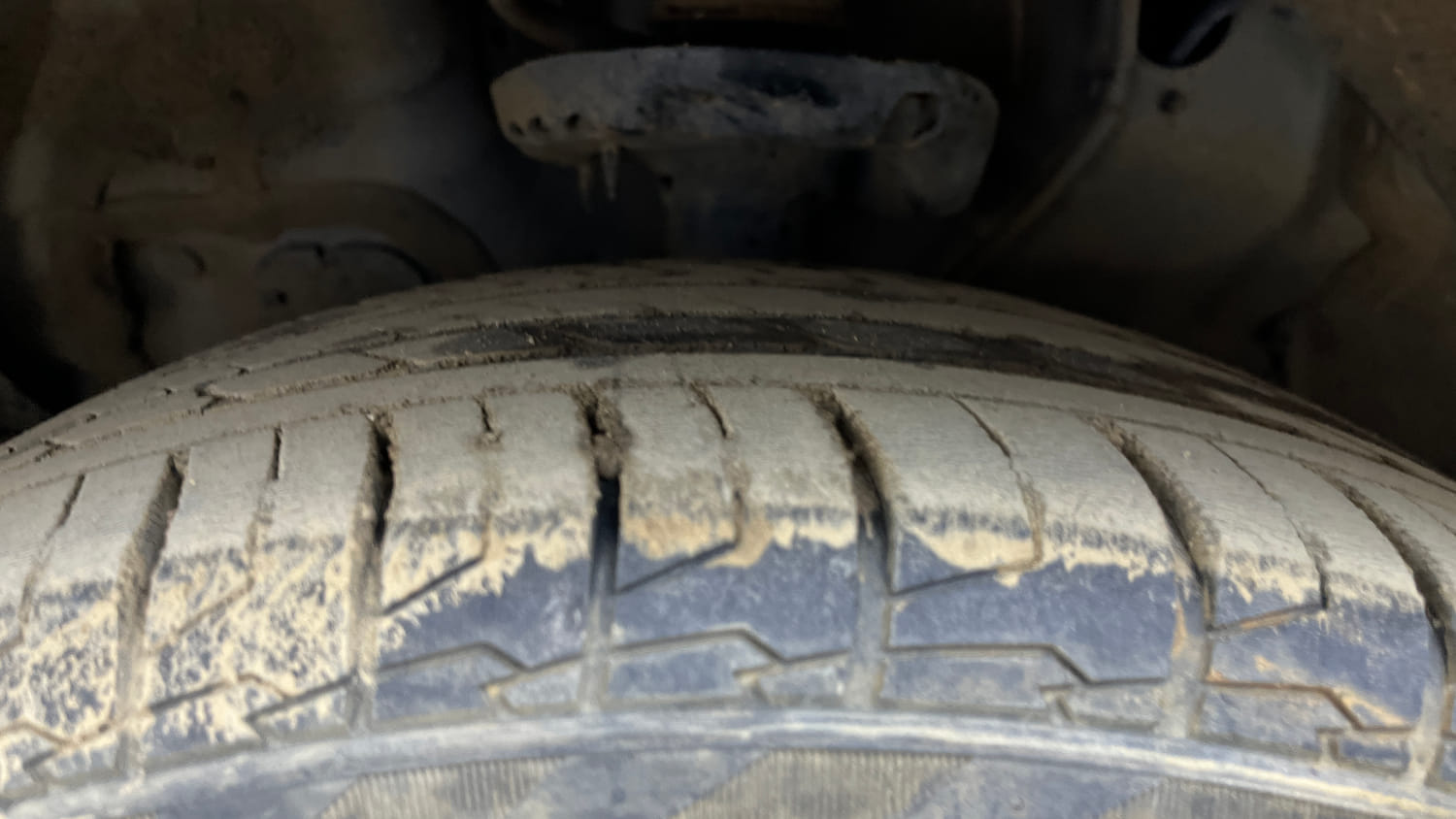 Used 2022 Kia Seltos GTX Plus 1.4 DCT Petrol Automatic tyres LEFT FRONT TYRE TREAD VIEW
