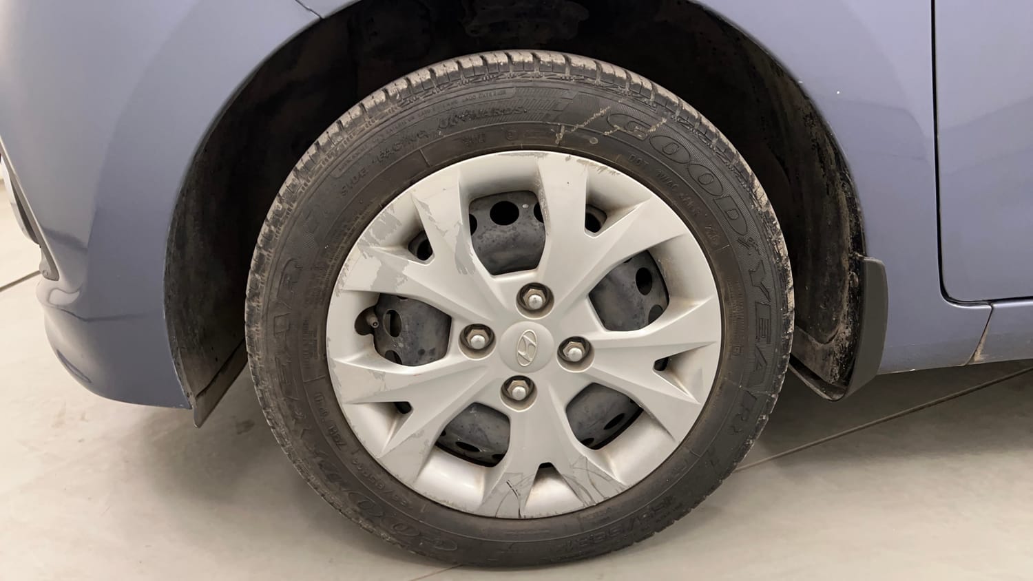 Used 2016 Hyundai Grand i10 Magna AT 1.2 Kappa VTVT Petrol Automatic tyres LEFT FRONT TYRE RIM VIEW