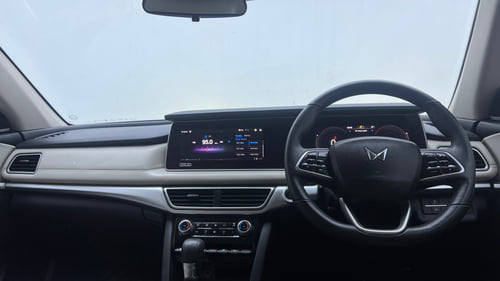 Used 2022 Mahindra XUV700 AX 7 Petrol AT Luxury Pack 7 STR Petrol Automatic interior DASHBOARD VIEW