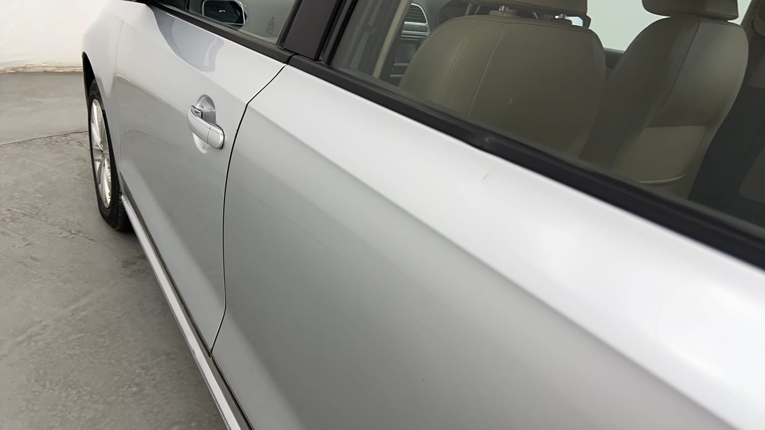 Used 2016 Volkswagen Vento Highline 1.2 (P) AT Petrol Automatic dents MINOR DENT