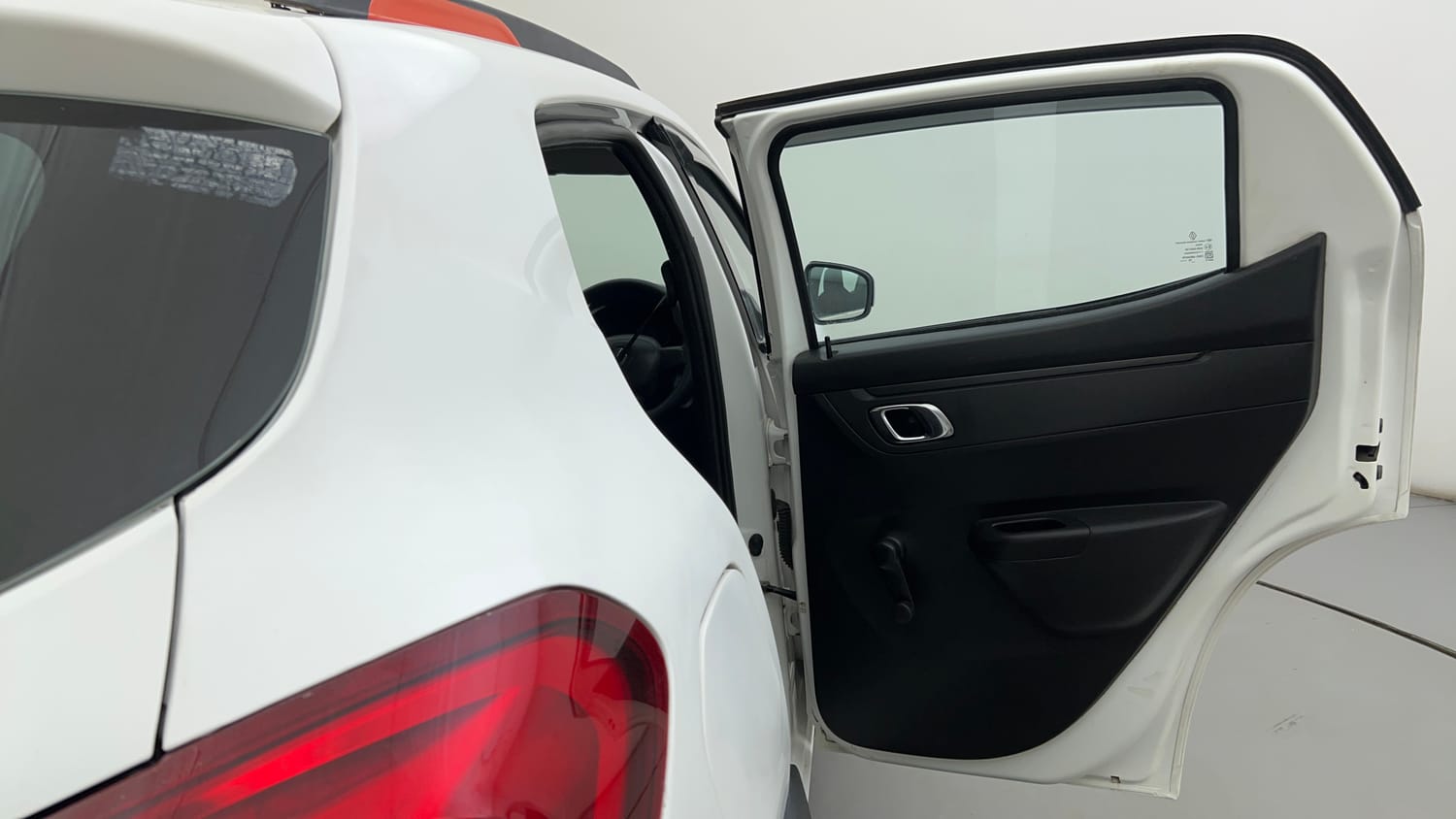 Used 2018 Renault Kwid RXT (O) 1.0 SCE Edition Petrol Manual interior RIGHT REAR DOOR OPEN VIEW