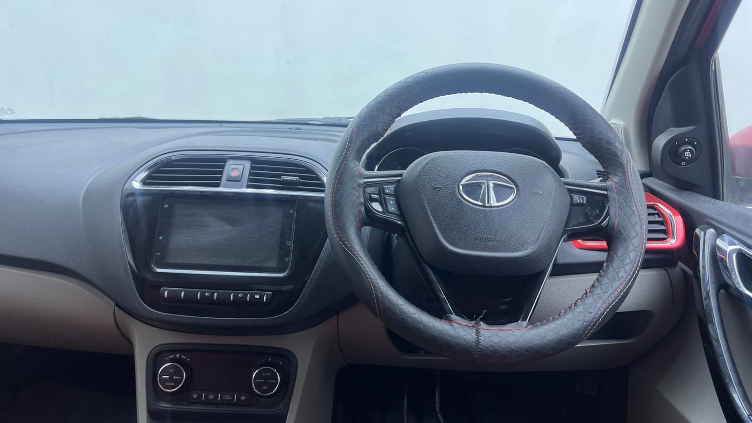 Used 2019 Tata Tiago XZ+ Petrol+cng(outside fitted) Cng Manual interior STEERING VIEW