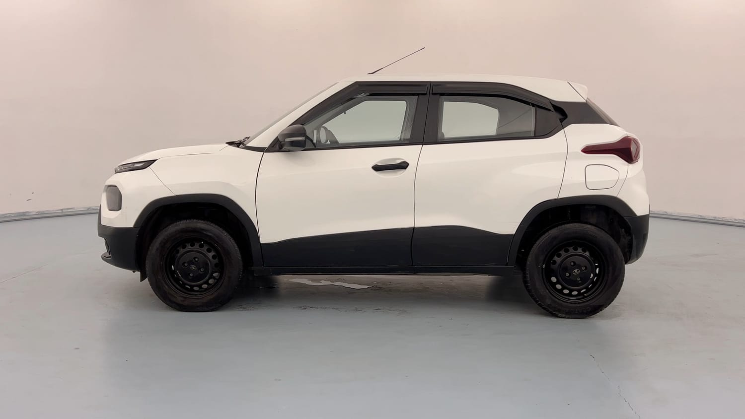 Used 2022 Tata Punch Pure MT Petrol Manual exterior LEFT SIDE VIEW