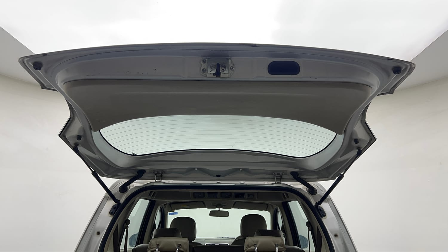 Used 2018 Maruti Suzuki Ertiga ZXI+ Petrol Manual interior DICKY DOOR OPEN VIEW