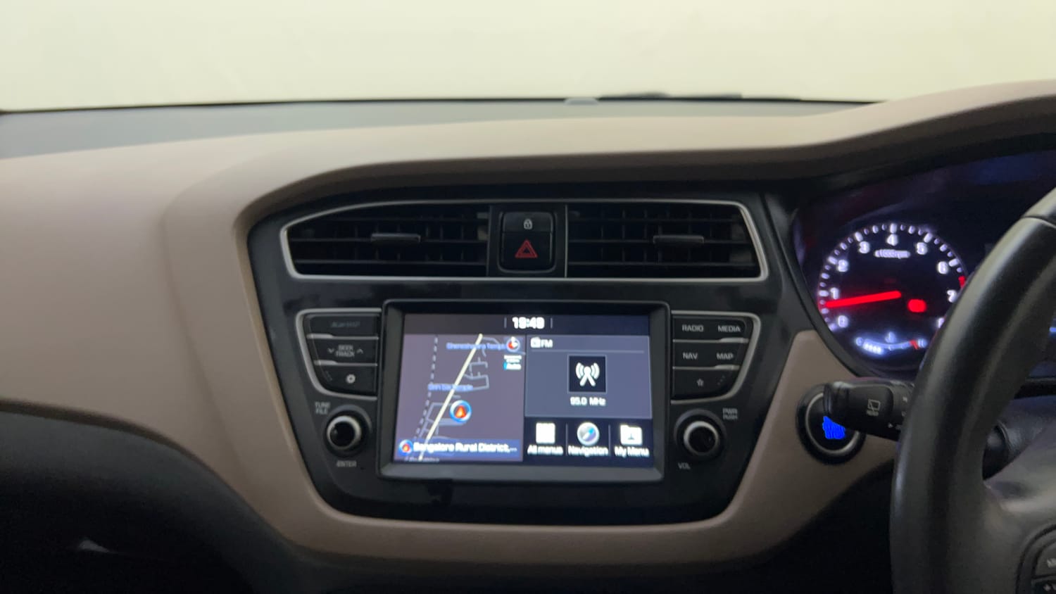 Used 2019 Hyundai Elite i20 Asta 1.2 (O) Petrol Manual top_features Integrated (in-dash) music system