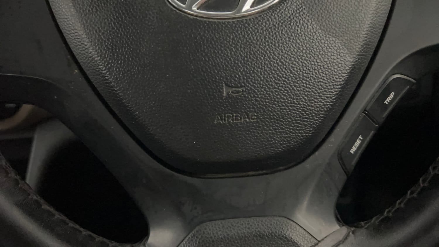 Used 2017 Hyundai Grand i10 Magna U2 1.2 CRDi Diesel Manual top_features Airbags