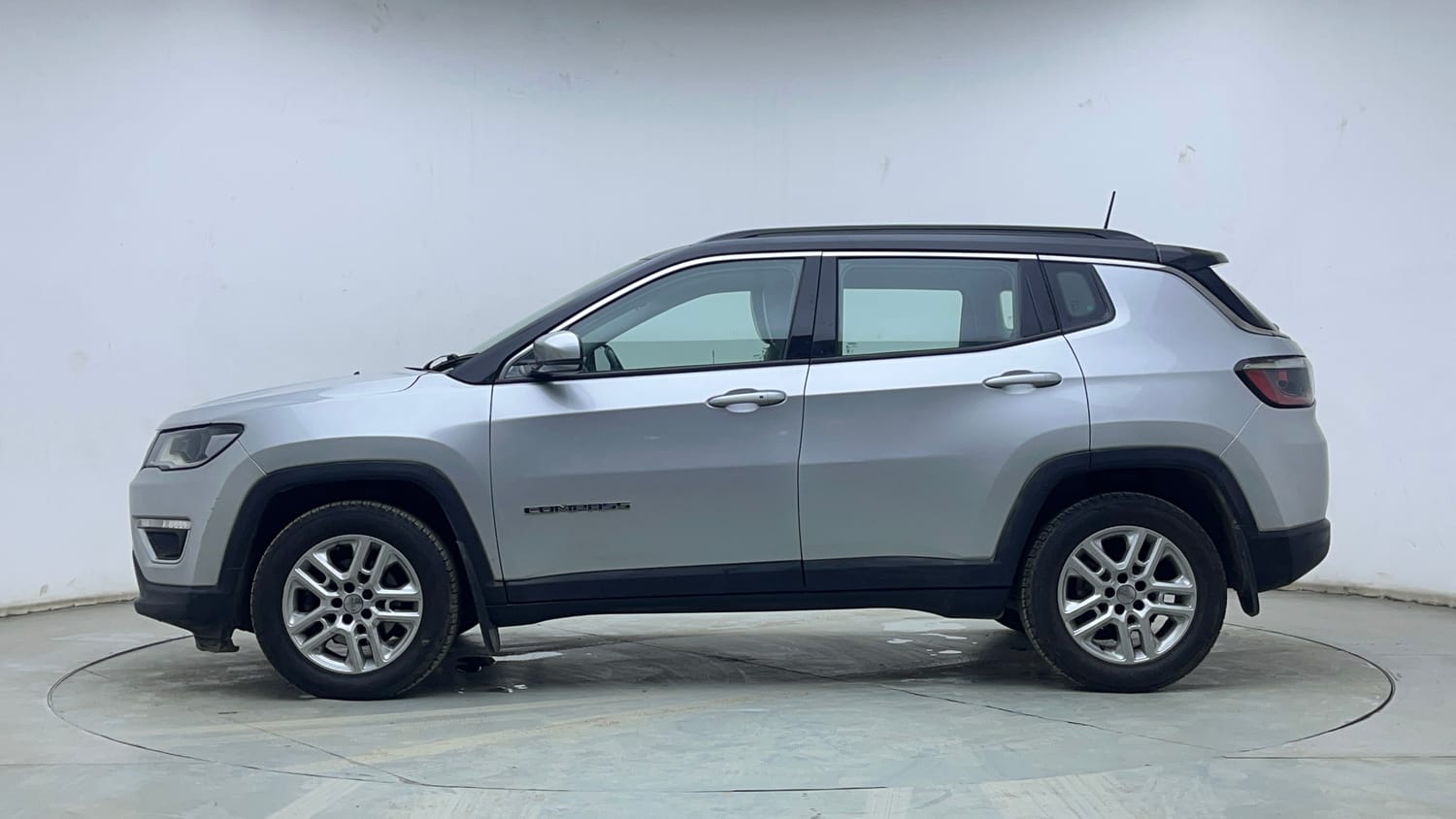 Used 2018 Jeep Compass Limited (O) 2.0 Diesel Diesel Manual exterior LEFT SIDE VIEW