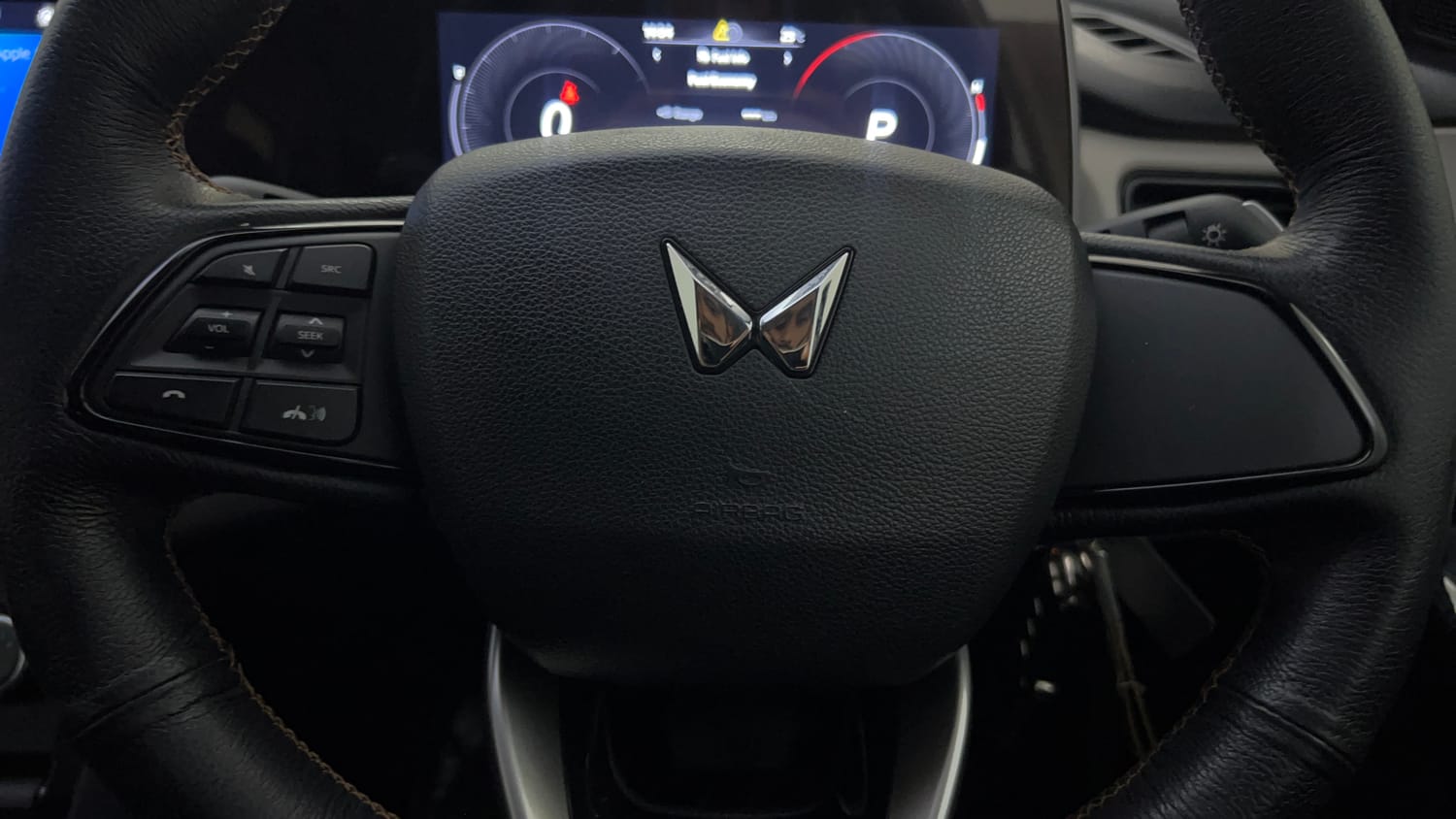 Used 2024 Mahindra XUV700 AX 5 Petrol AT 5 STR Petrol Automatic top_features Airbags