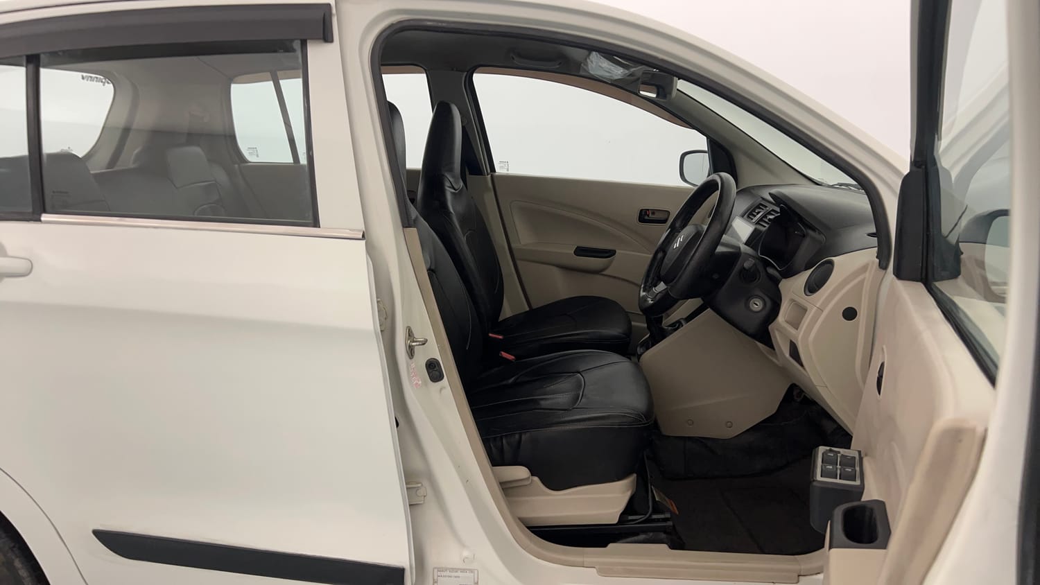 Used 2019 Maruti Suzuki Celerio LXi Petrol Manual interior RIGHT SIDE FRONT DOOR CABIN VIEW