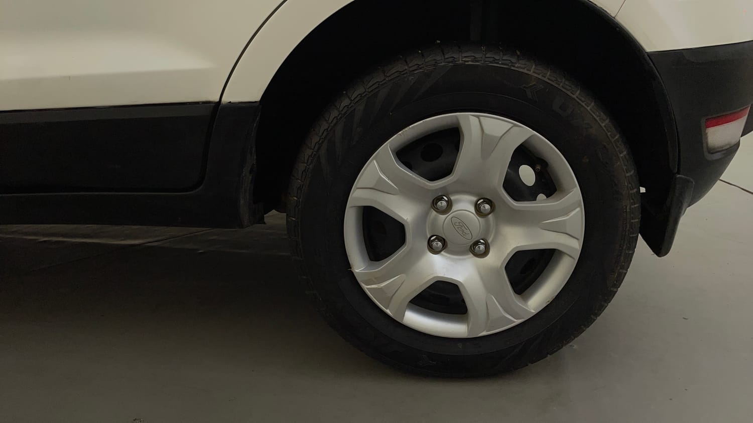 Used 2016 Ford EcoSport Ambiente 1.5L TDCi Diesel Manual tyres LEFT REAR TYRE RIM VIEW