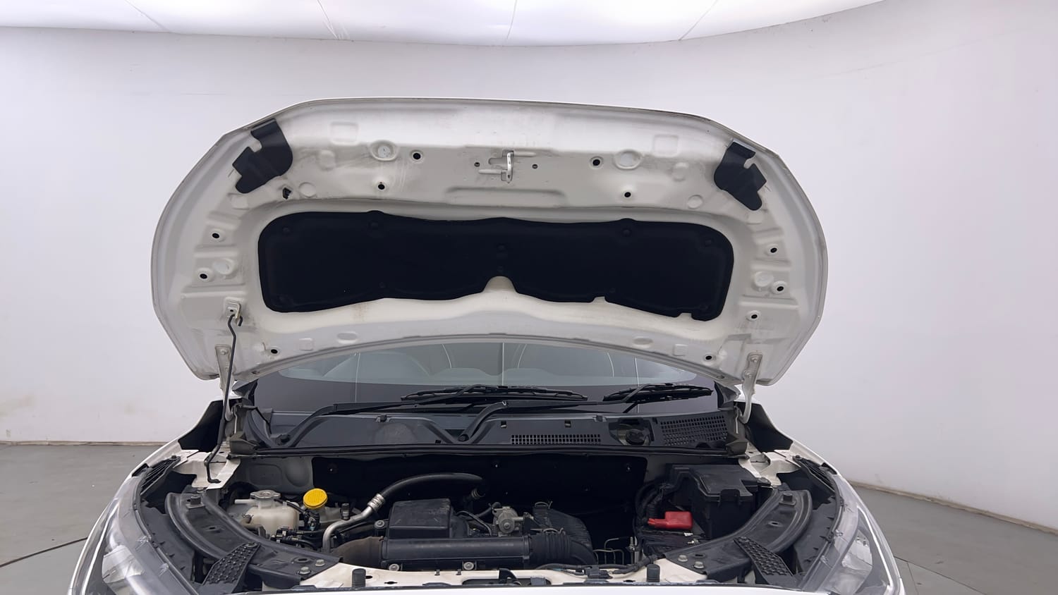 Used 2021 Nissan Magnite XL Petrol Manual engine ENGINE & BONNET OPEN FRONT VIEW