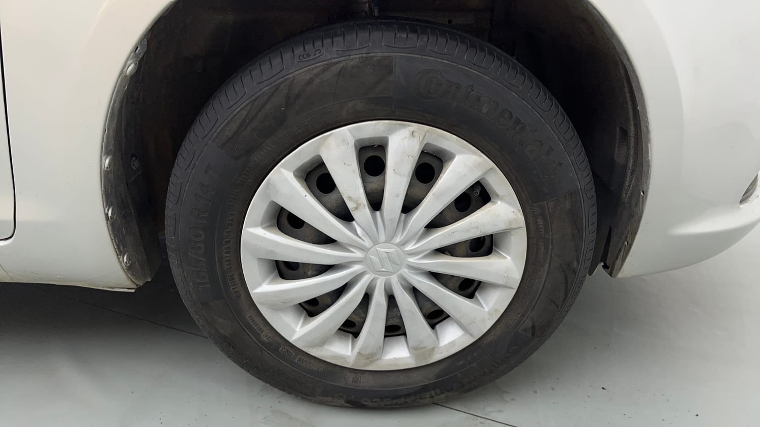 Used 2016 Maruti Suzuki Swift Dzire VXI Petrol Manual tyres RIGHT FRONT TYRE RIM VIEW