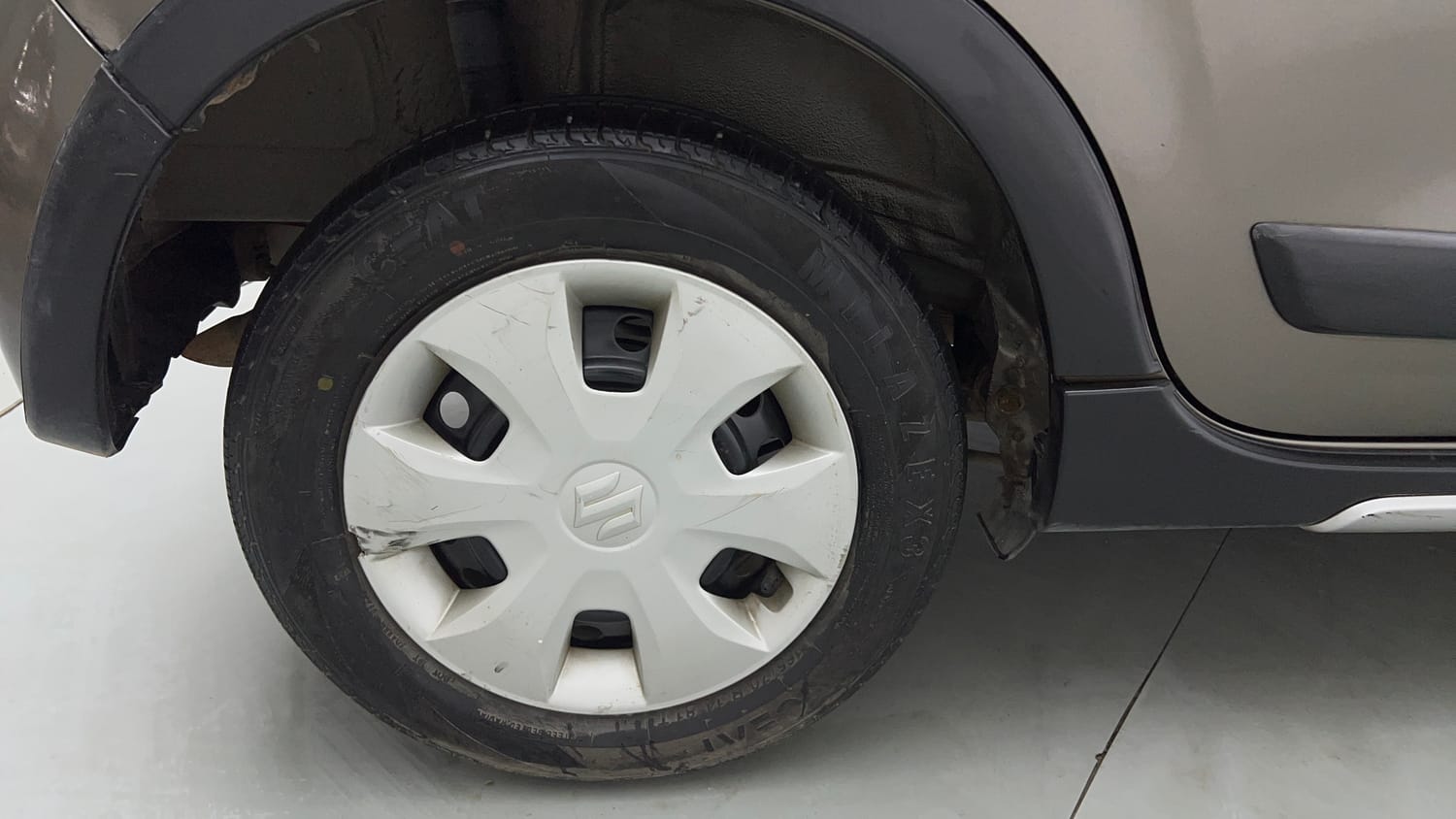 Used 2020 Maruti Suzuki Wagon R 1.0 VXi (O) 1.0 AMT Petrol Automatic tyres RIGHT REAR TYRE RIM VIEW