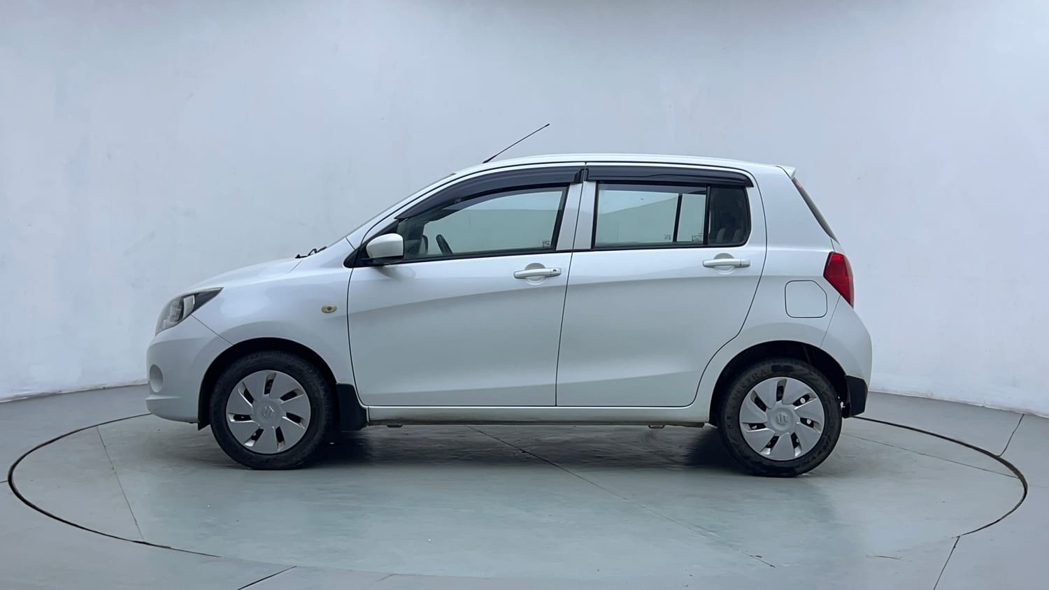 Used 2014 Maruti Suzuki Celerio VXi Petrol Manual exterior LEFT SIDE VIEW