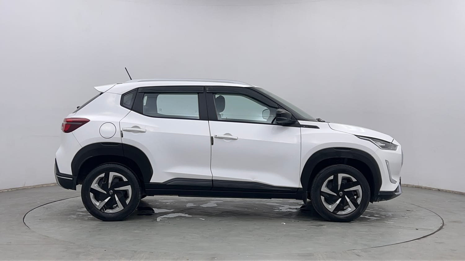 Used 2021 Nissan Magnite XL Petrol Manual exterior RIGHT SIDE VIEW