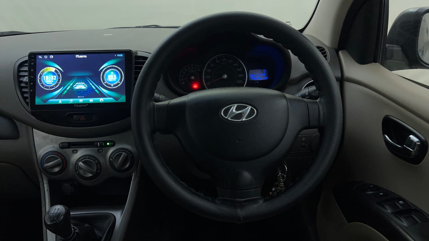 Used 2011 Hyundai i10 Magna 1.2 Kappa2 Petrol Manual interior STEERING VIEW