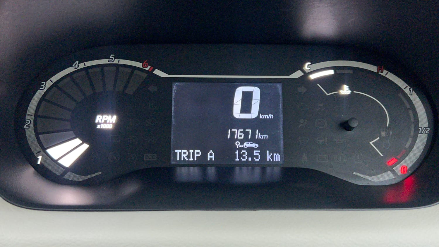 Used 2021 Nissan Magnite XL Petrol Manual interior CLUSTERMETER VIEW