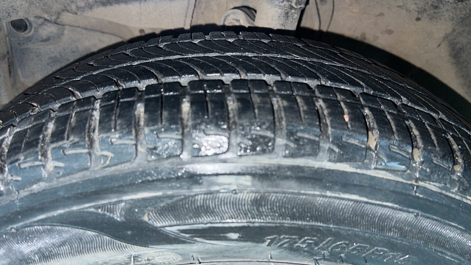 Used 2019 Honda City V Petrol Petrol Manual tyres LEFT FRONT TYRE TREAD VIEW