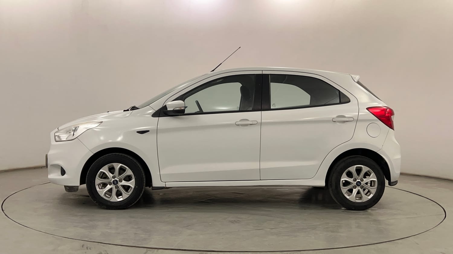 Used 2018 Ford Figo Titanium 1.2 Ti-VCT Petrol Manual exterior LEFT SIDE VIEW