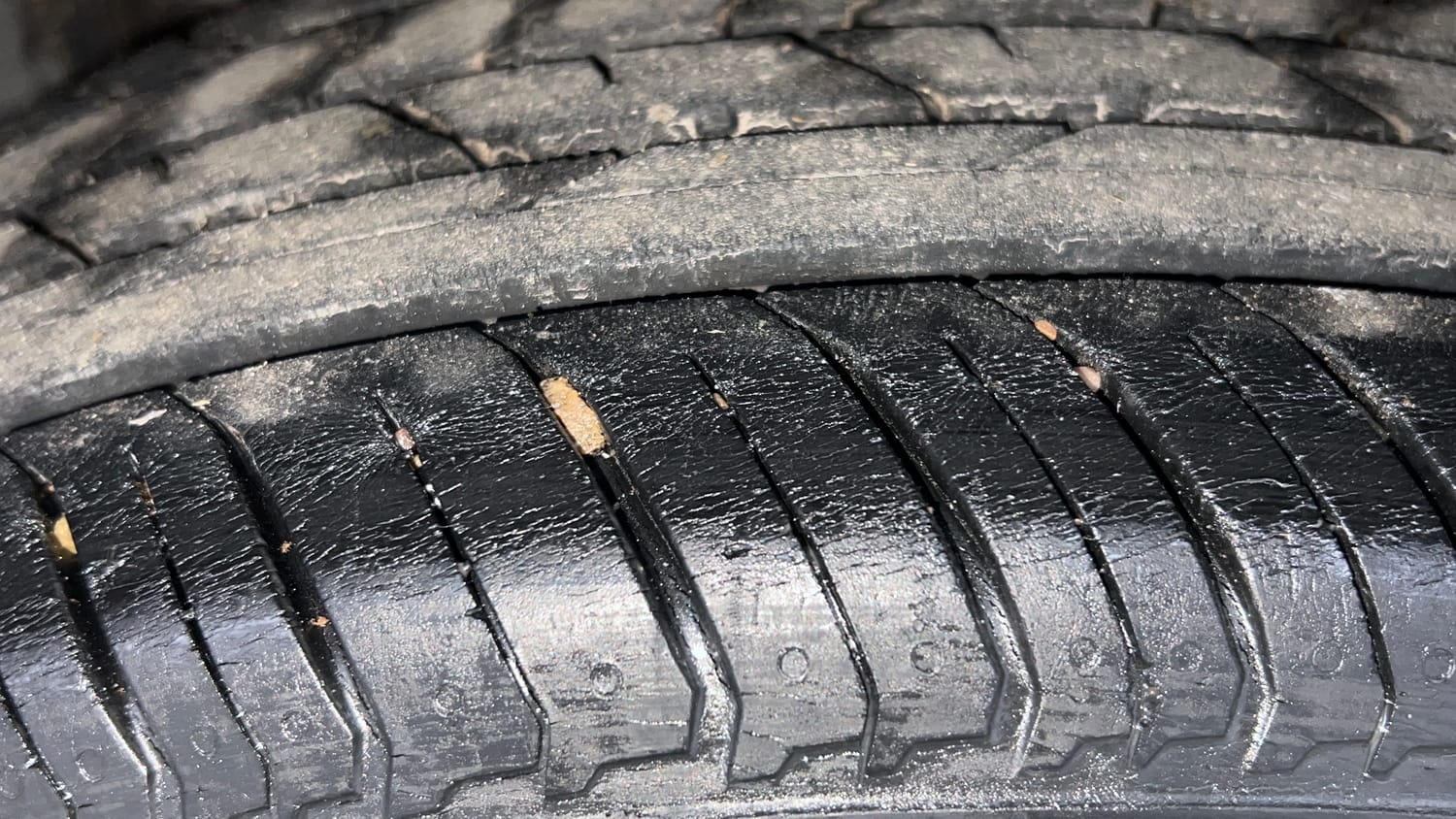 Used 2021 Nissan Magnite XL Petrol Manual tyres RIGHT REAR TYRE TREAD VIEW