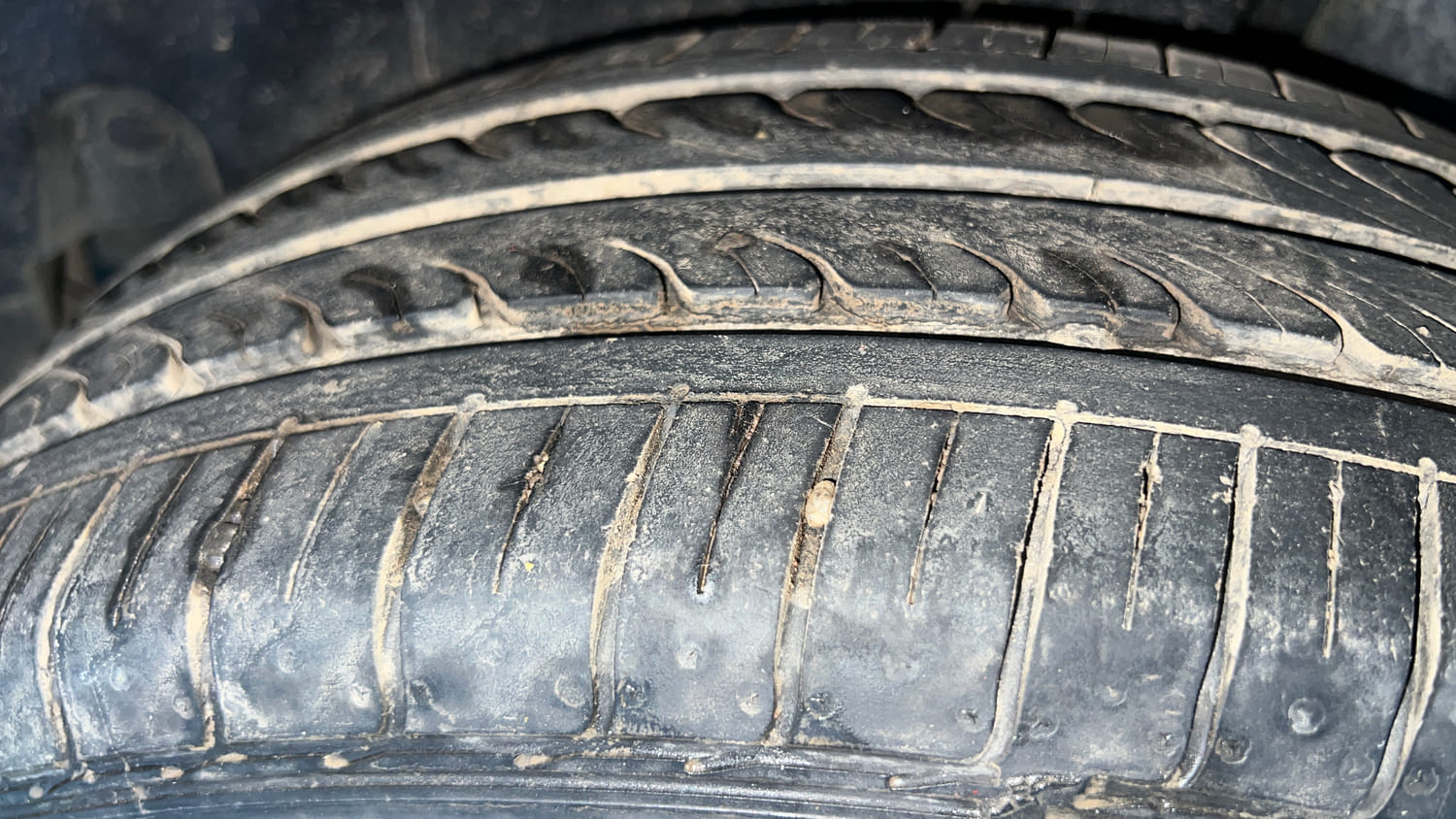 Used 2012 Maruti Suzuki Swift ZDi Diesel Manual tyres LEFT REAR TYRE TREAD VIEW