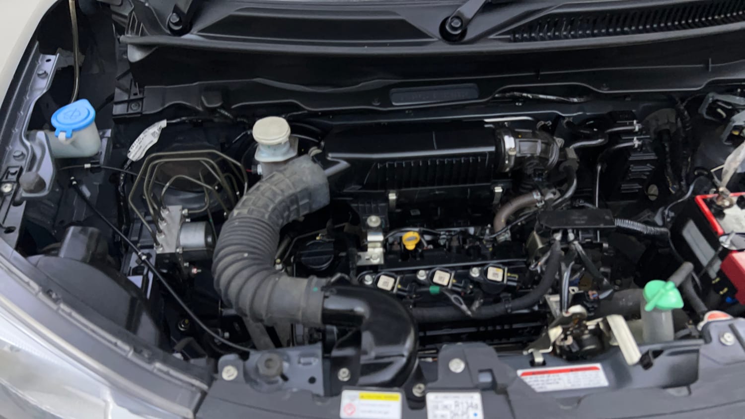 Used 2021 Maruti Suzuki S-Presso VXi Petrol Manual engine ENGINE RIGHT SIDE VIEW