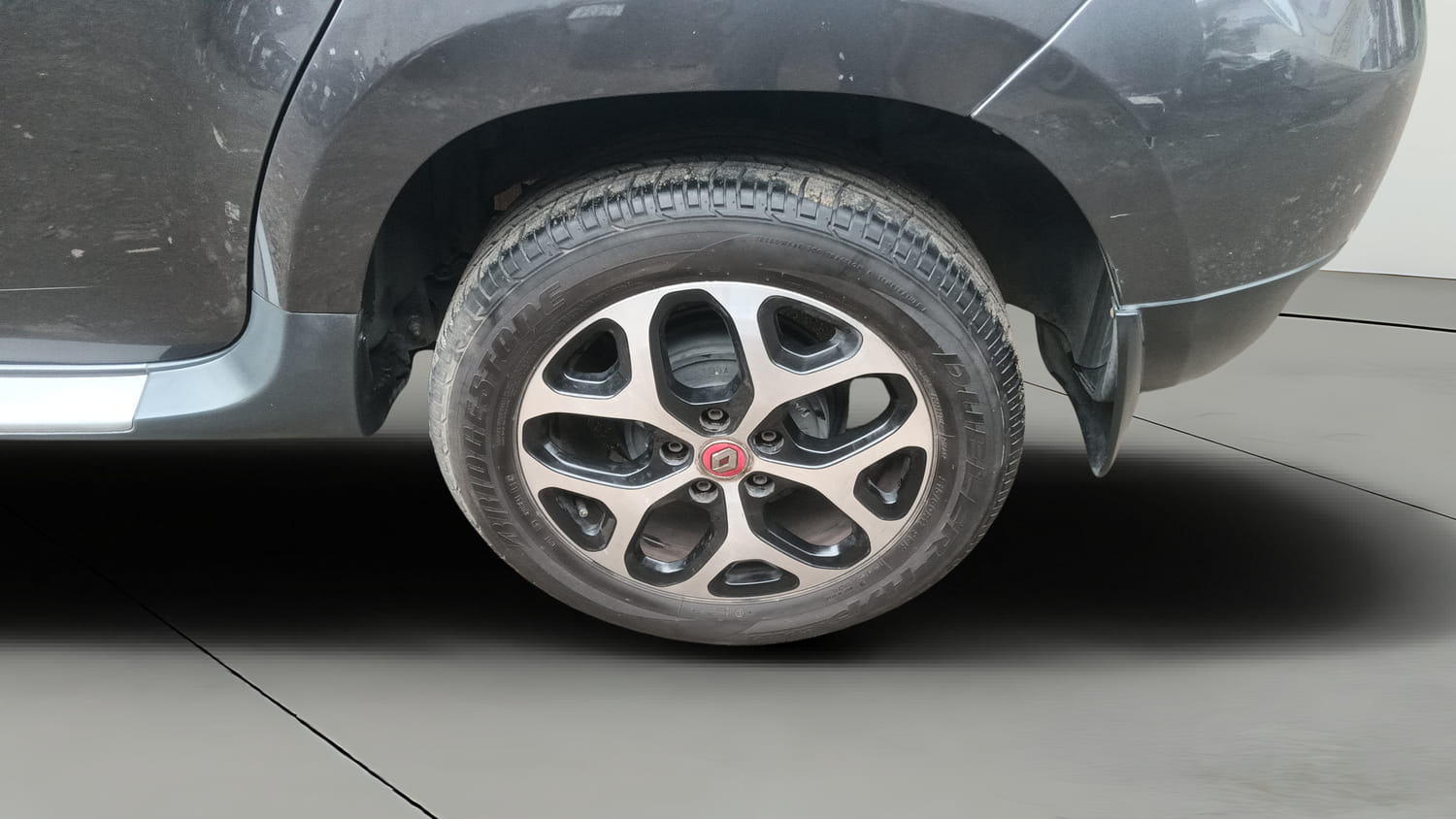 Used 2021 Renault Duster RXZ 1.3 Turbo Petrol CVT Petrol Automatic tyres LEFT REAR TYRE RIM VIEW