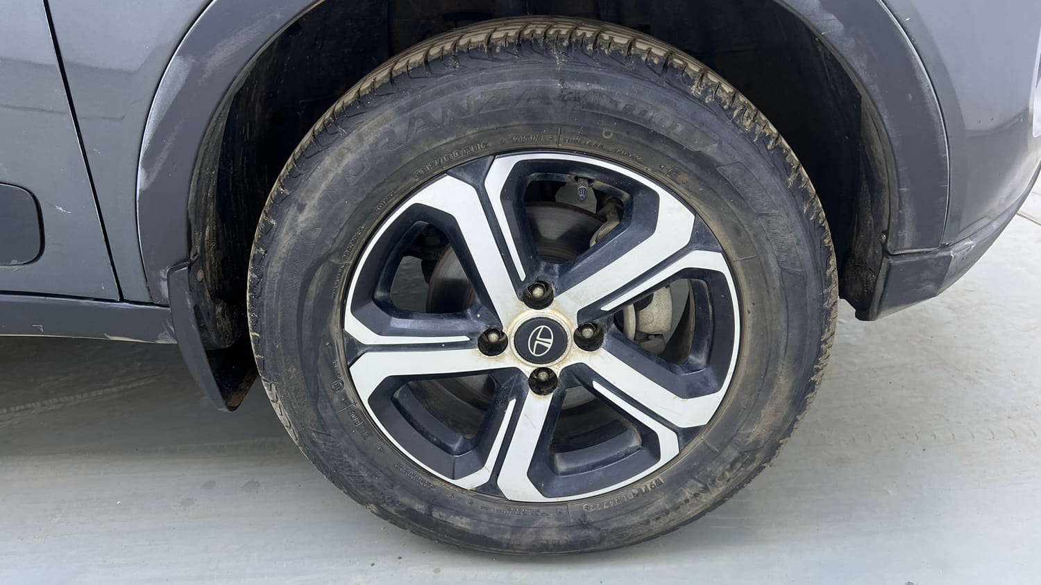 Used 2023 Tata Nexon XZ Plus (L) Petrol Manual tyres RIGHT FRONT TYRE RIM VIEW