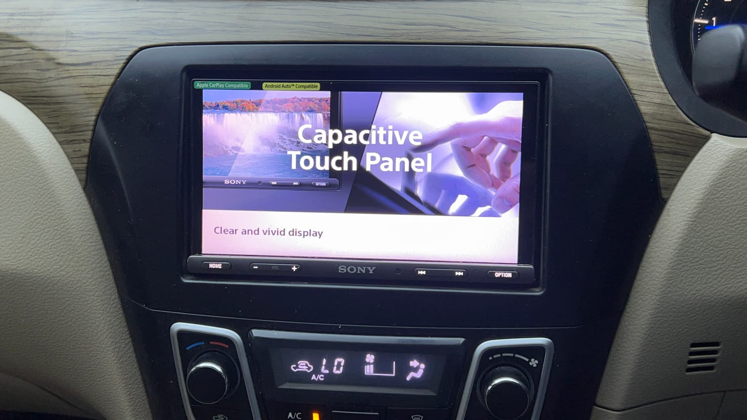 Used 2018 Maruti Suzuki Ciaz Delta Hybrid 1.5 AT Petrol Automatic top_features Integrated (in-dash) music system