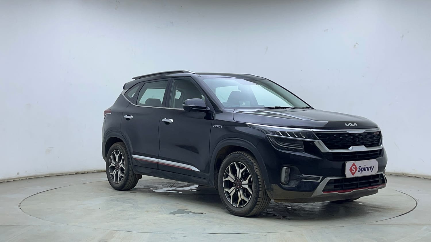 Used 2022 Kia Seltos GTX Plus 1.4 DCT Petrol Automatic exterior RIGHT FRONT CORNER VIEW
