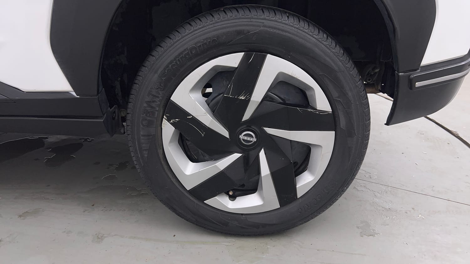 Used 2021 Nissan Magnite XL Petrol Manual tyres LEFT REAR TYRE RIM VIEW