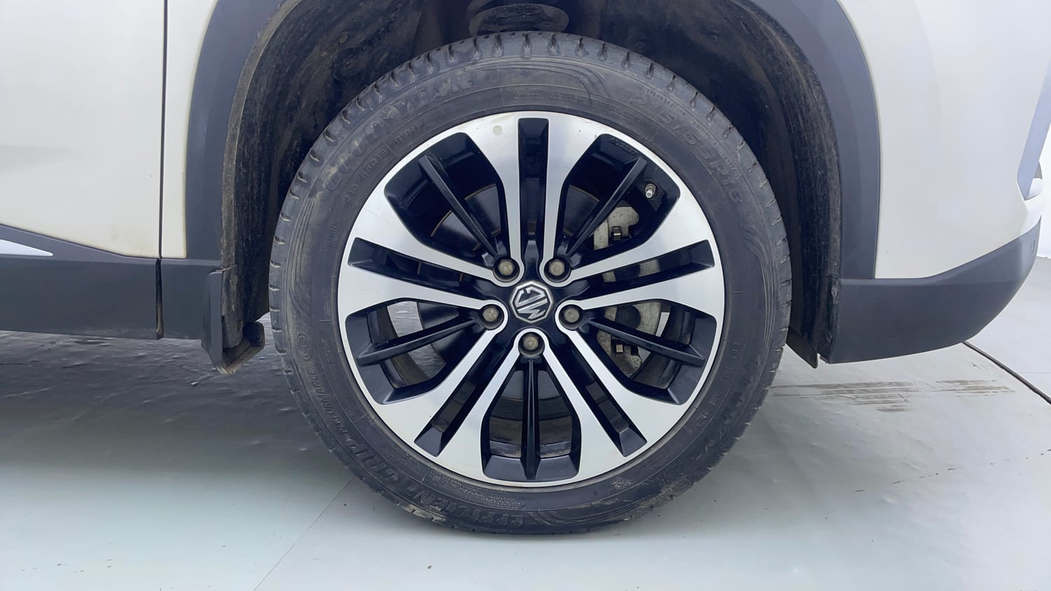Used 2022 MG Motors Hector Sharp 1.5 Petrol CVT Petrol Automatic tyres RIGHT FRONT TYRE RIM VIEW