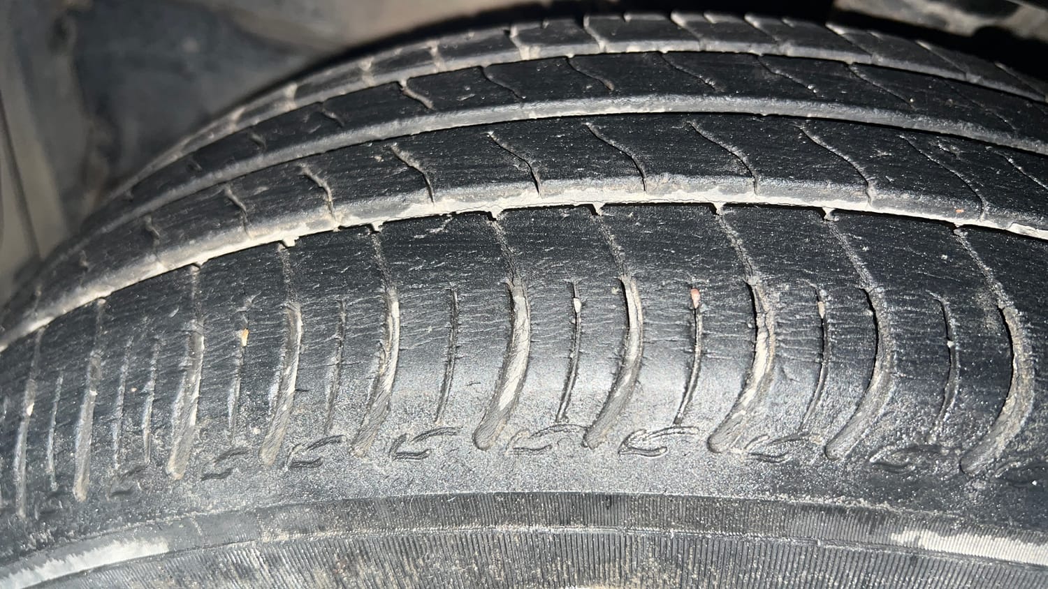 Used 2019 Maruti Suzuki S-Presso VXi Plus AMT Petrol Automatic tyres LEFT FRONT TYRE TREAD VIEW