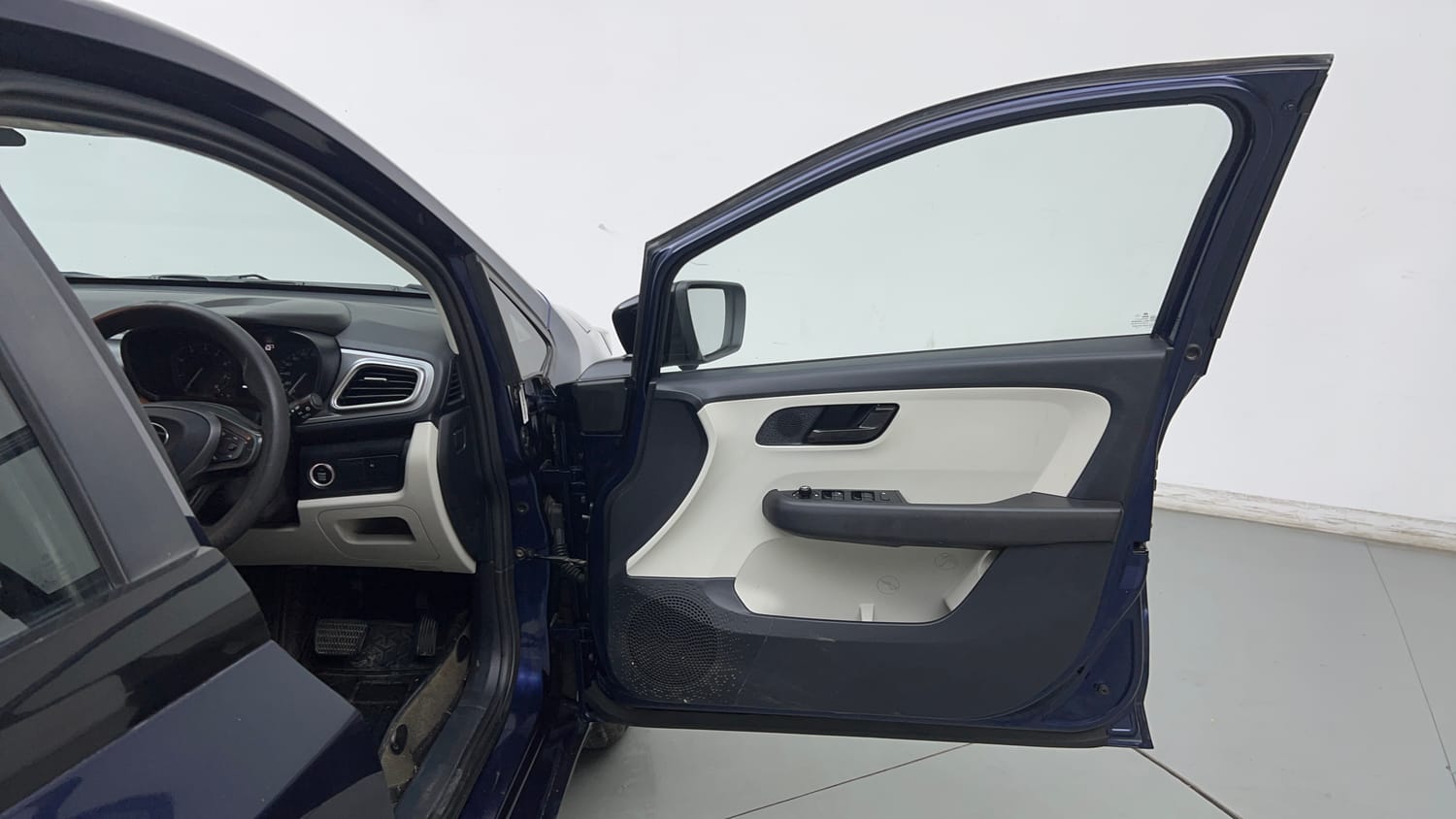 Used 2024 Tata Altroz XTA Petrol Petrol Automatic interior RIGHT FRONT DOOR OPEN VIEW