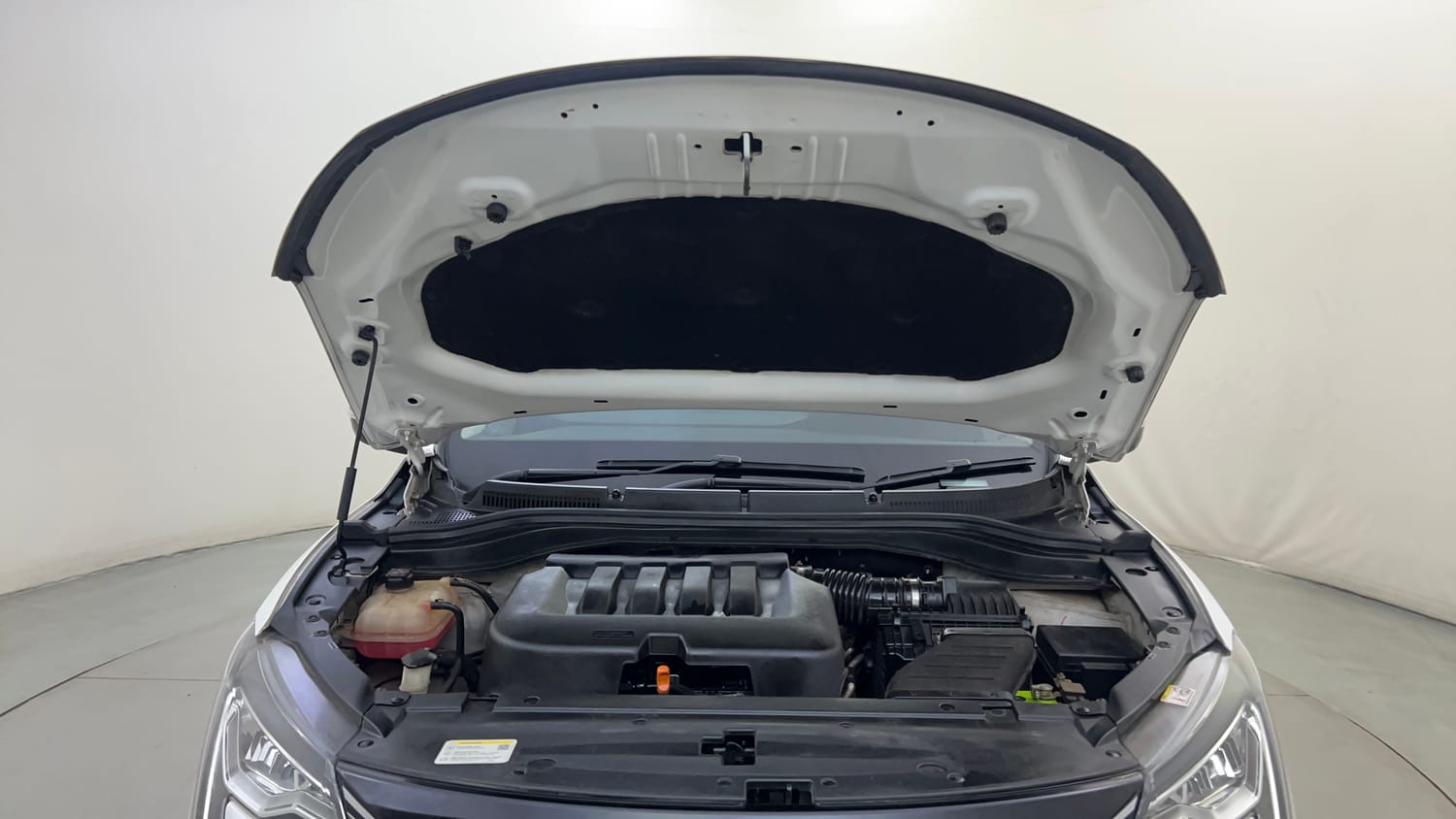 Used 2024 Mahindra XUV700 AX 5 Petrol AT 5 STR Petrol Automatic engine ENGINE & BONNET OPEN FRONT VIEW