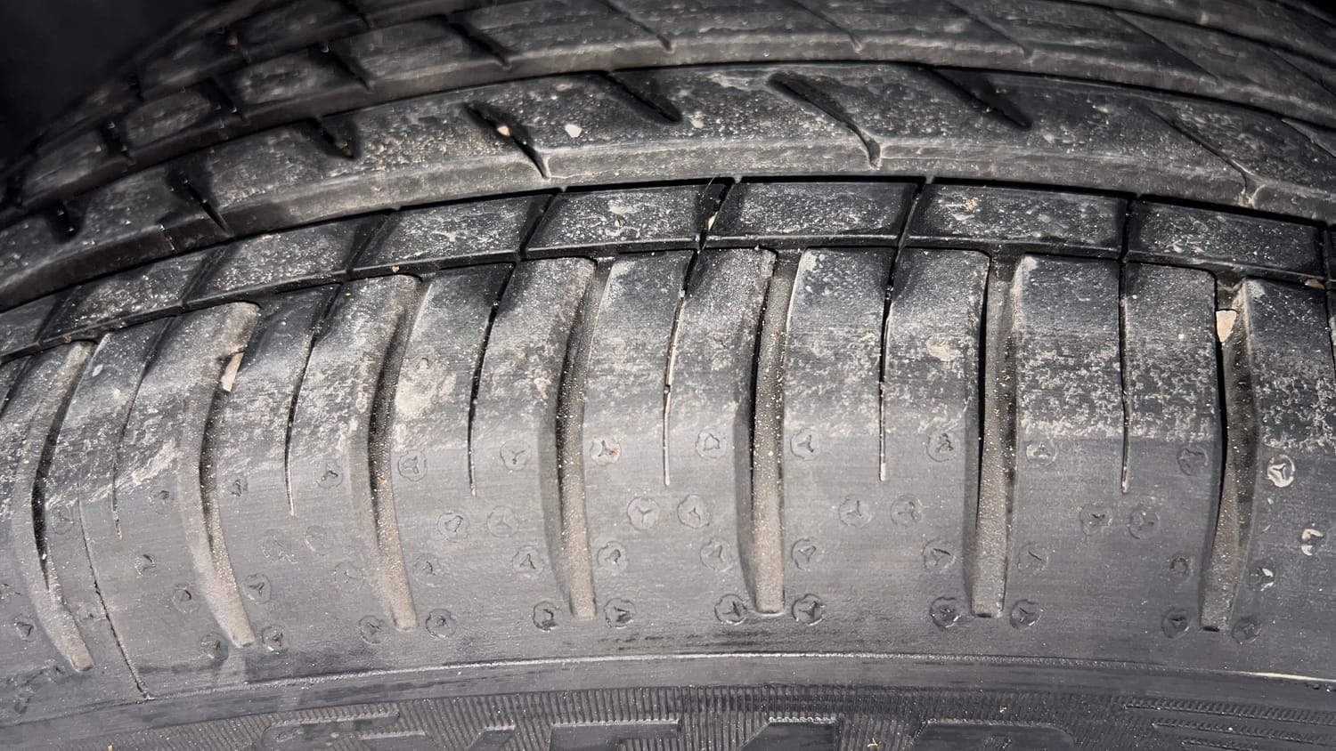 Used 2021 MG Motors Hector Sharp 1.5 Petrol Turbo DCT Petrol Automatic tyres RIGHT REAR TYRE TREAD VIEW