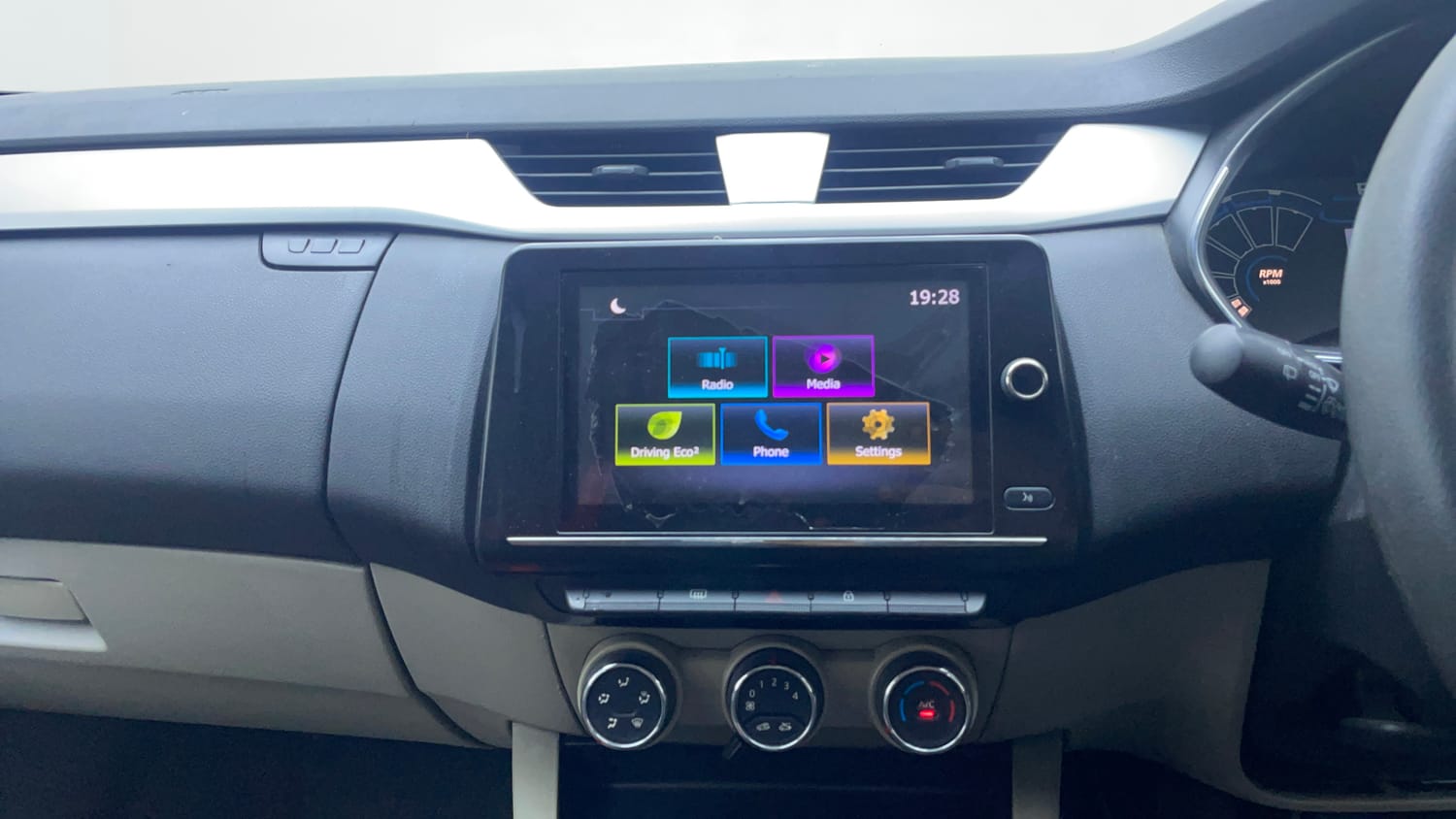 Used 2020 Renault Triber RXZ Petrol Manual top_features Integrated (in-dash) music system