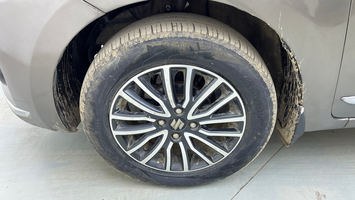 Used 2018 Maruti Suzuki Dzire ZDi Plus AMT Diesel Automatic tyres LEFT FRONT TYRE RIM VIEW