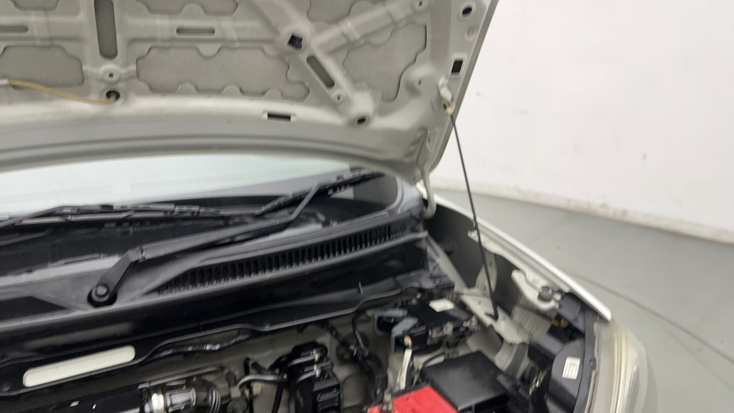 Used 2021 Maruti Suzuki S-Presso VXi Plus Petrol Manual engine ENGINE LEFT SIDE HINGE & APRON VIEW