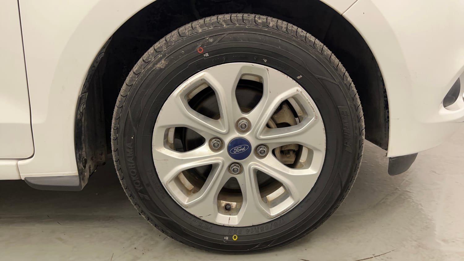 Used 2018 Ford Figo Titanium 1.2 Ti-VCT Petrol Manual tyres RIGHT FRONT TYRE RIM VIEW