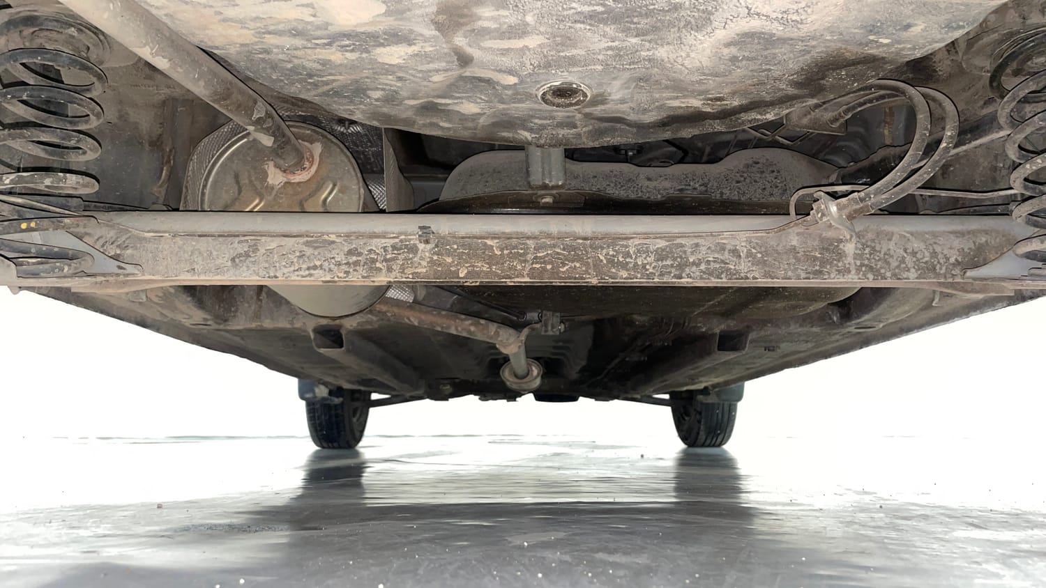 Used 2019 Renault Kwid RXT Opt Petrol Manual extra REAR UNDERBODY VIEW (TAKEN FROM REAR)