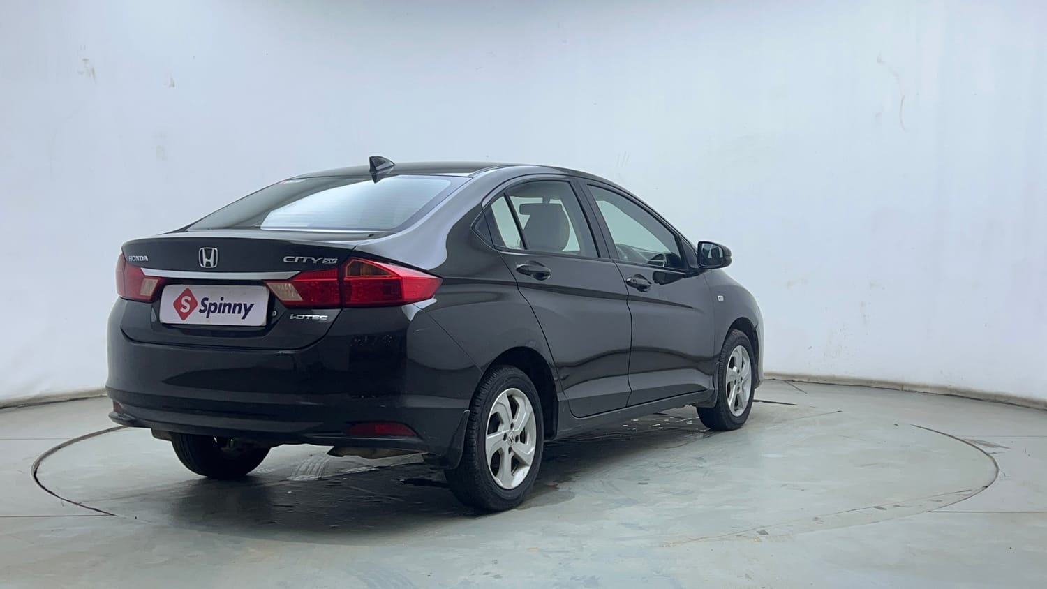 Used 2014 Honda City SV Diesel Diesel Manual exterior RIGHT REAR CORNER VIEW