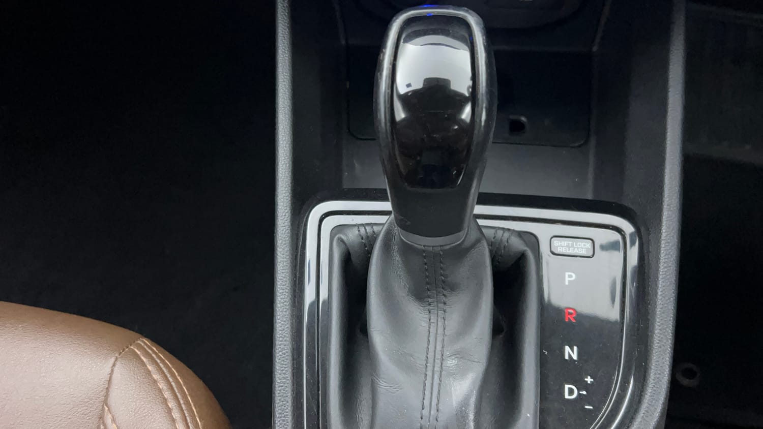 Used 2019 Hyundai Creta SX 1.6 AT Petrol Petrol Automatic interior GEAR  KNOB VIEW