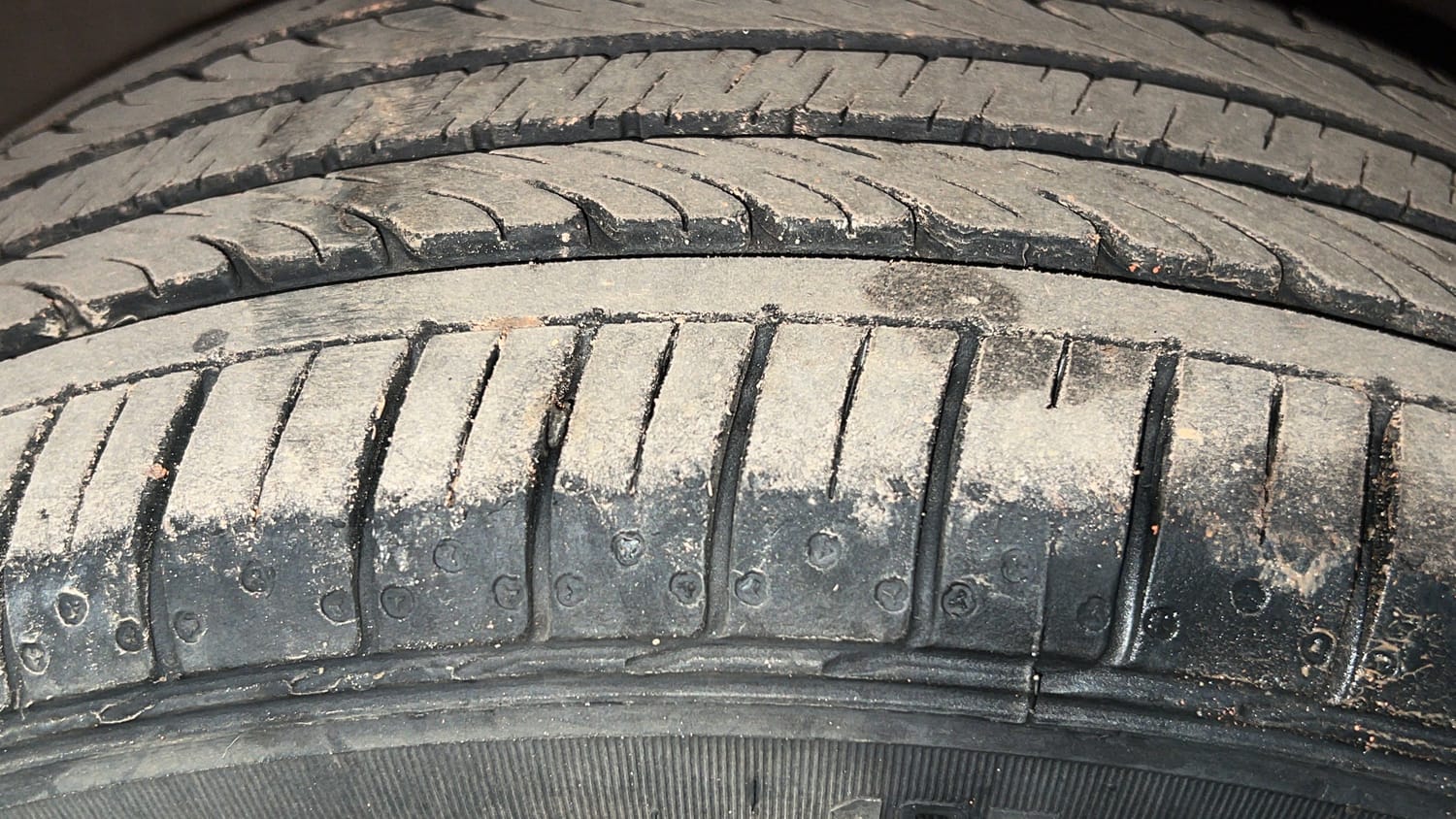 Used 2014 Hyundai Elite i20 Asta 1.2 Petrol Manual tyres LEFT FRONT TYRE TREAD VIEW