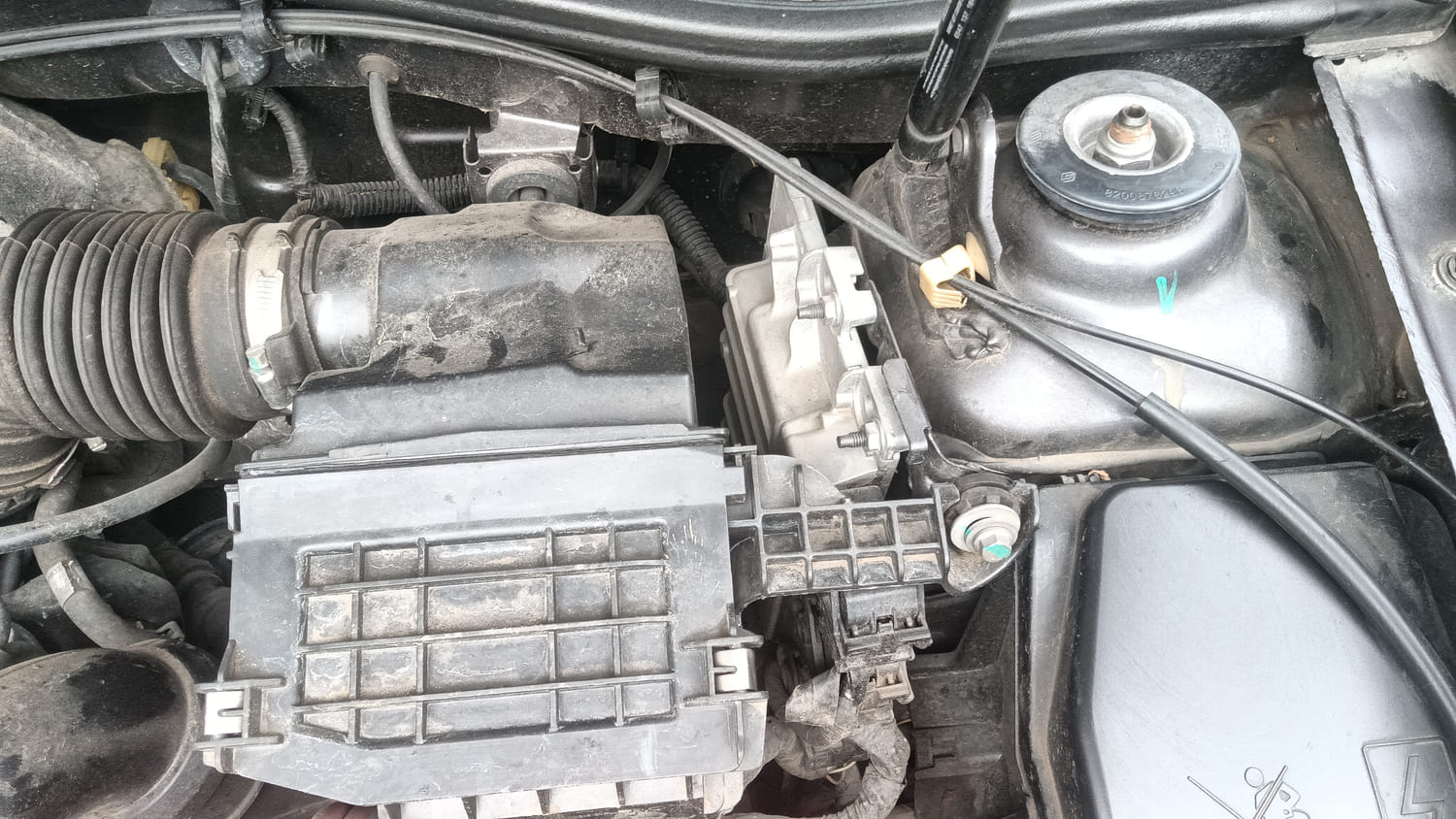 Used 2021 Renault Duster RXZ 1.3 Turbo Petrol CVT Petrol Automatic engine ENGINE LEFT SIDE HINGE & APRON VIEW