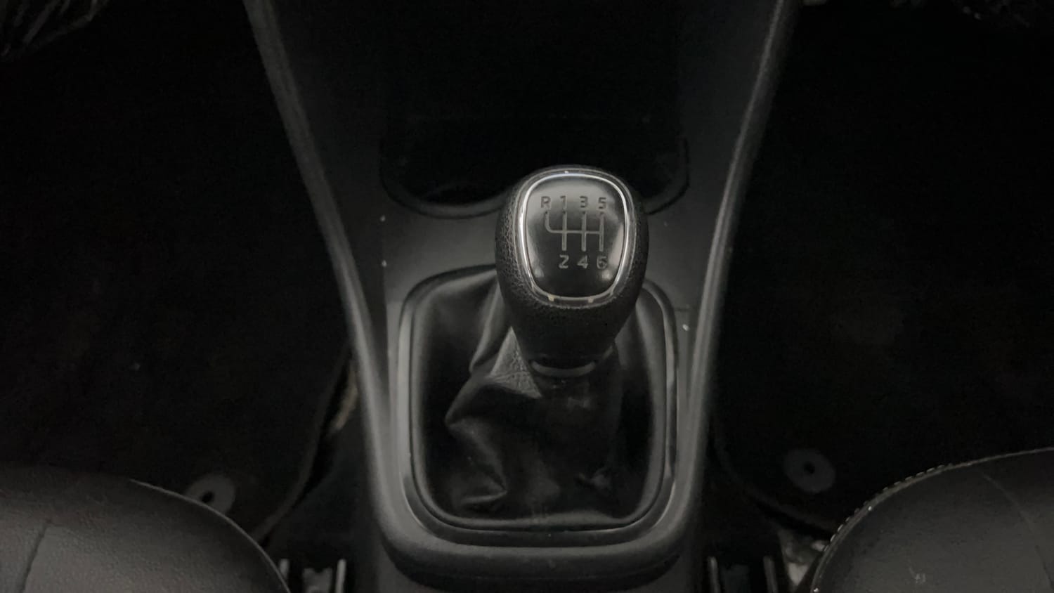 Used 2020 Skoda Rapid Active 1.0 TSI MT Petrol Manual interior GEAR  KNOB VIEW