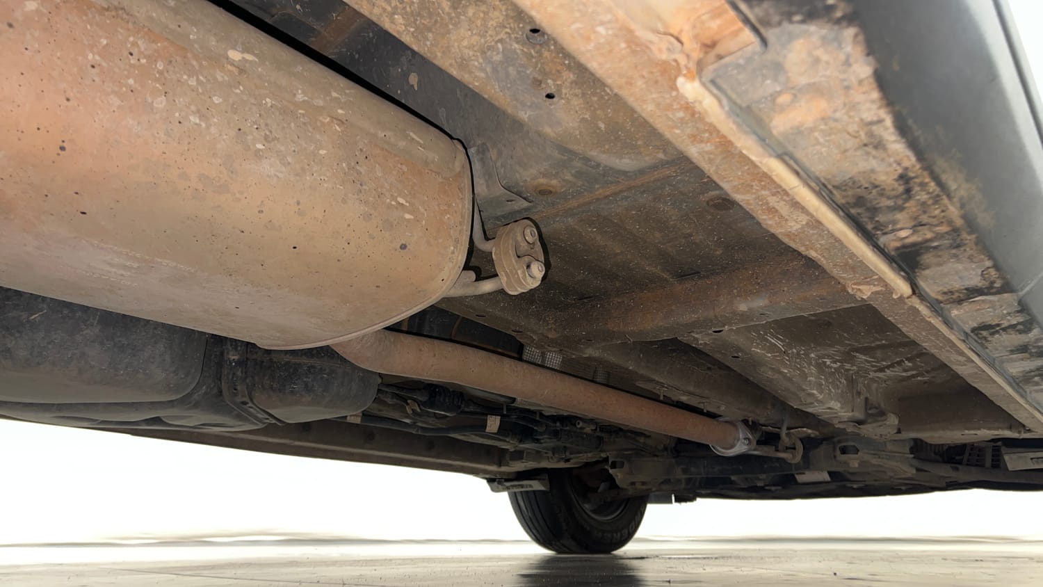 Used 2024 Mahindra XUV700 AX 5 Petrol AT 5 STR Petrol Automatic extra REAR RIGHT UNDERBODY VIEW